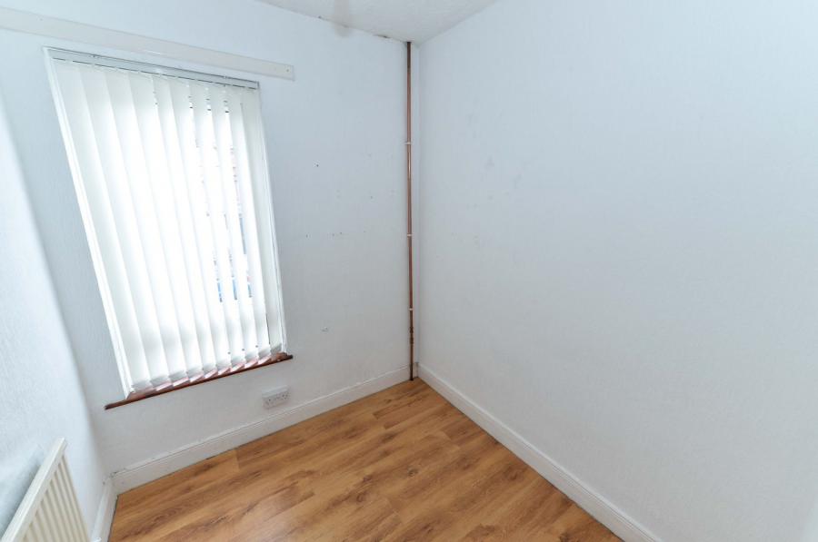 77 Ravenscroft Avenue