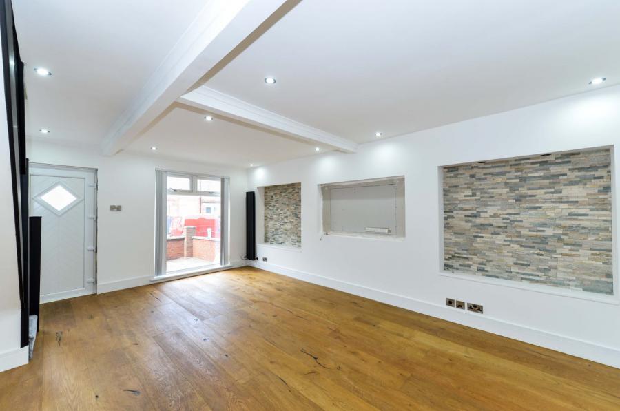 7 Sandbrook Park
