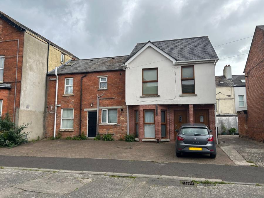 13 & 15 Inverary Drive And 81 & 83 Victoria Avenue