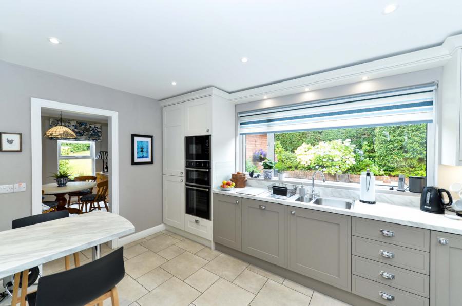 8 Glen Ebor Park