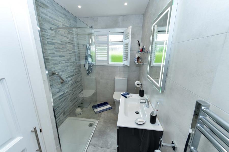 8 Glen Ebor Park