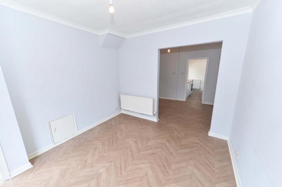 10 Dunraven Crescent 10 Dunraven Crescent