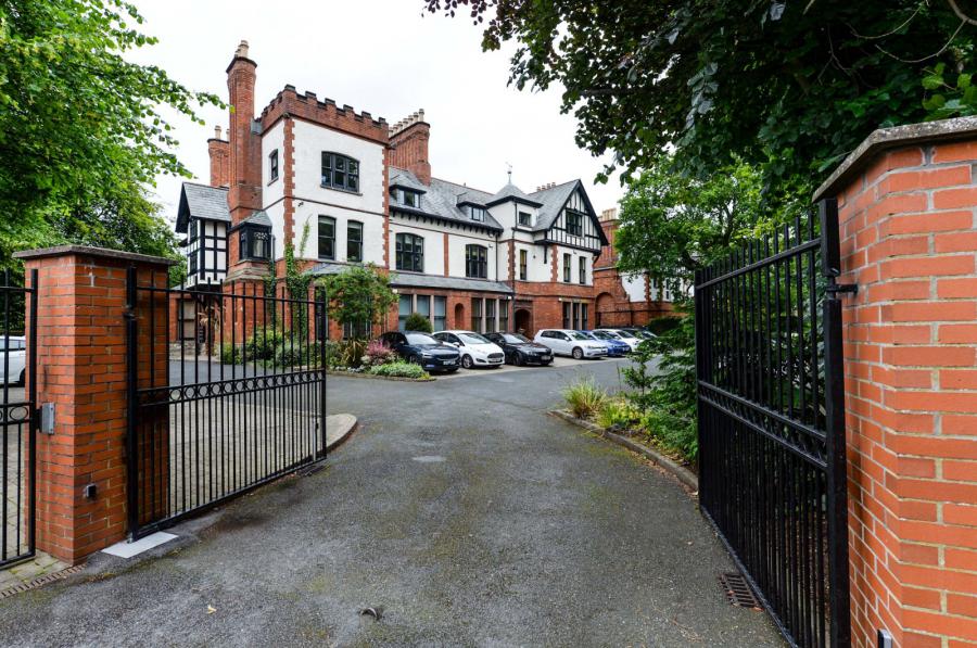 Apartment 17, Sandown Court, 82 Sandown Road