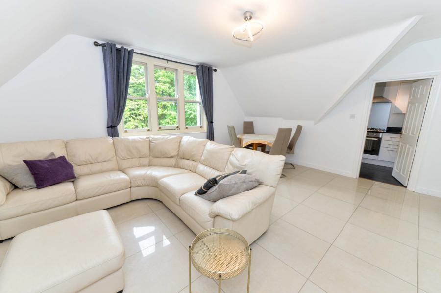 Apartment 17, Sandown Court, 82 Sandown Road