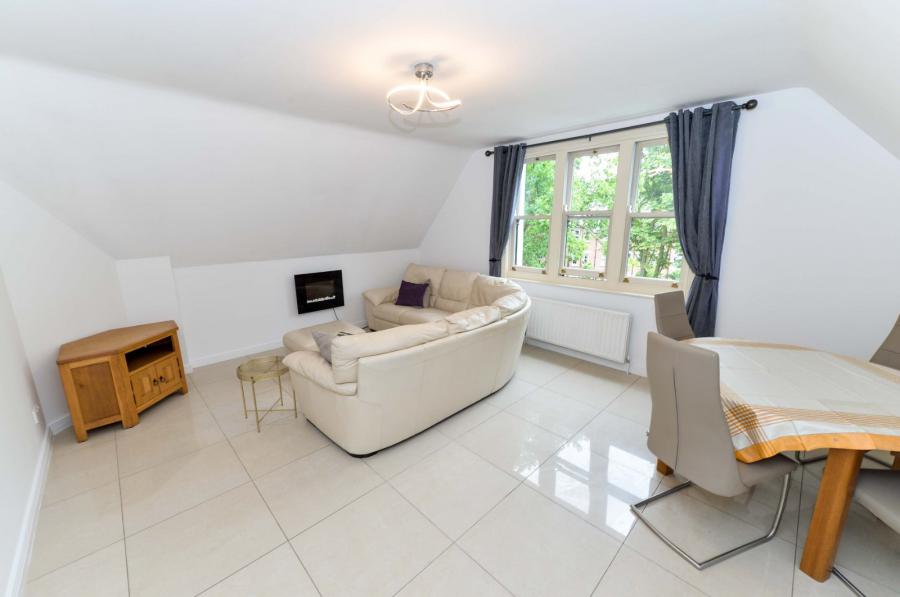 Apartment 17, Sandown Court, 82 Sandown Road