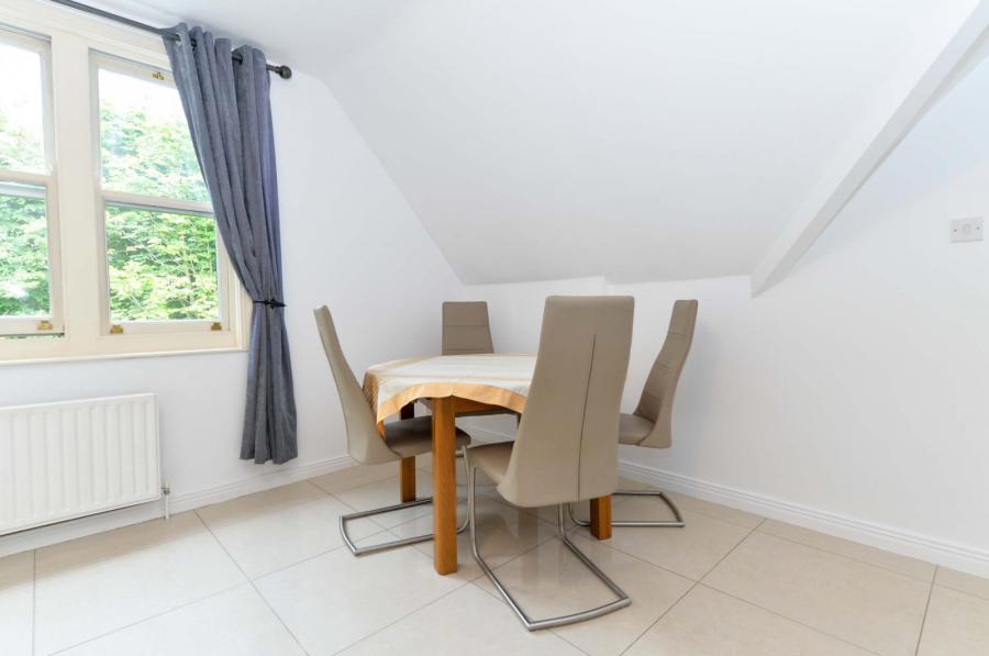 Apartment 17, Sandown Court, 82 Sandown Road