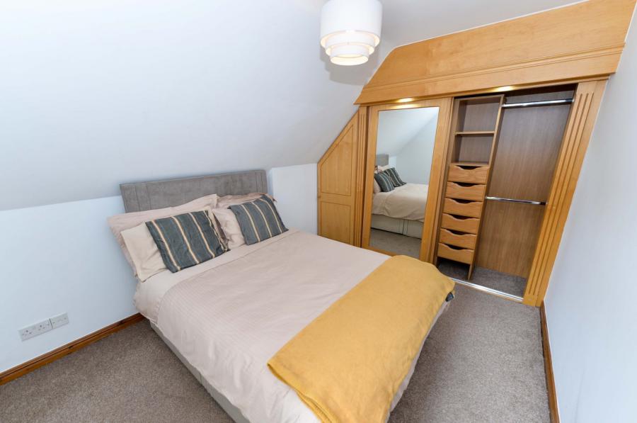 Apartment 17, Sandown Court, 82 Sandown Road