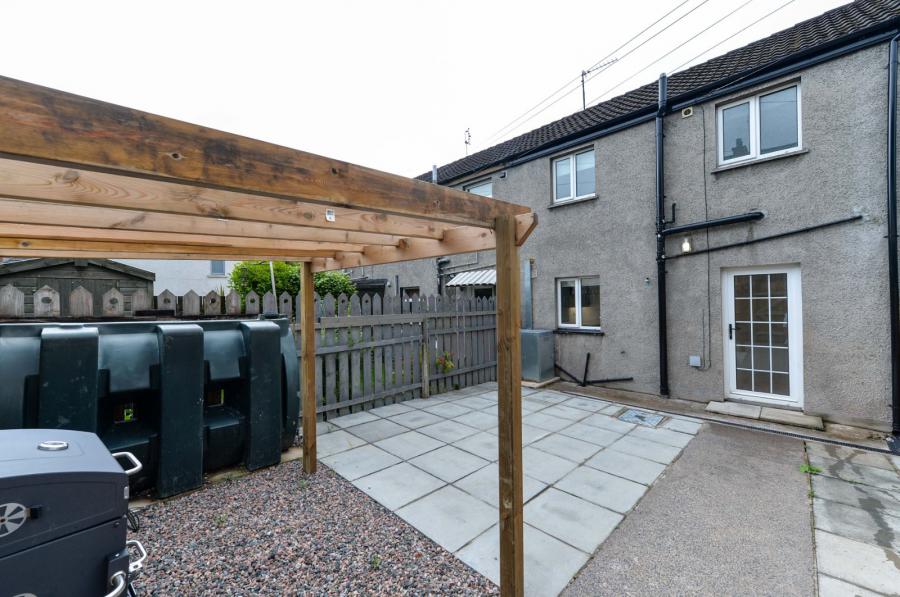 17 Robert Street