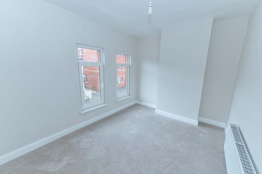 4 Lichfield Avenue