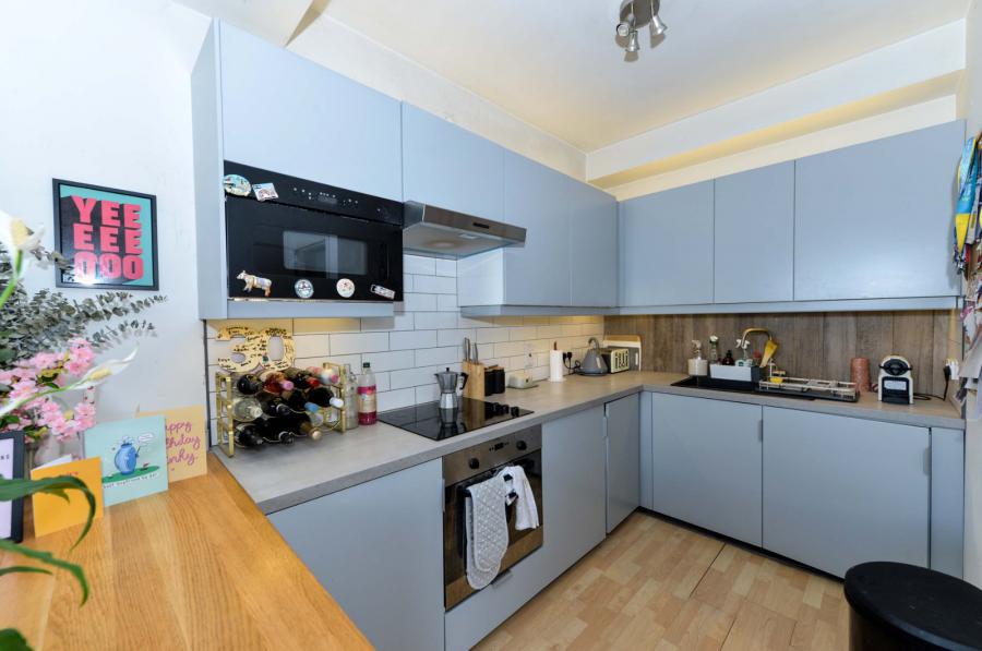 Apartment 17, 48 Rossmore Drive