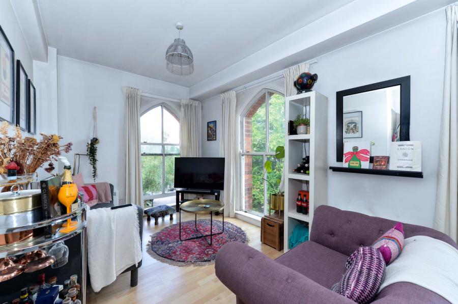 Apartment 17, 48 Rossmore Drive