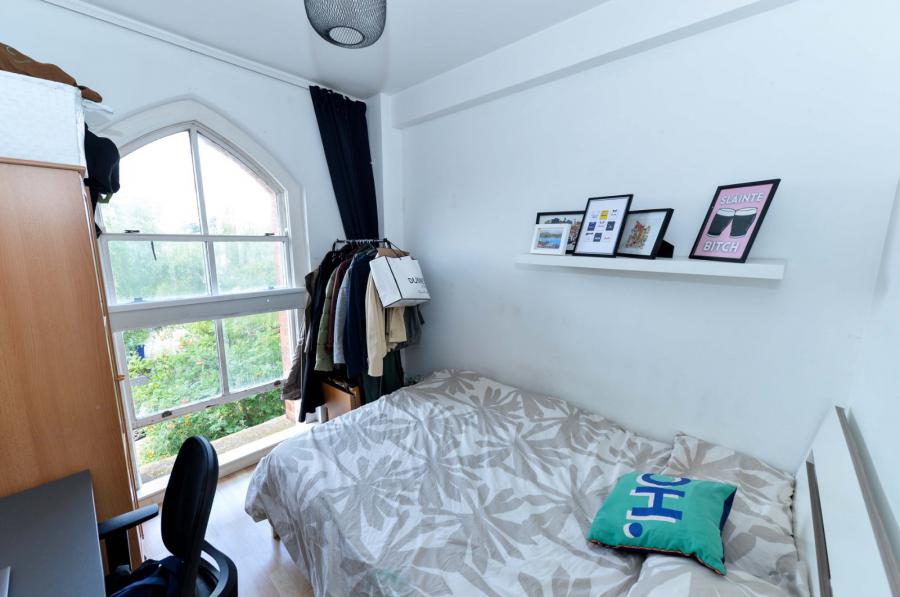 Apartment 17, 48 Rossmore Drive