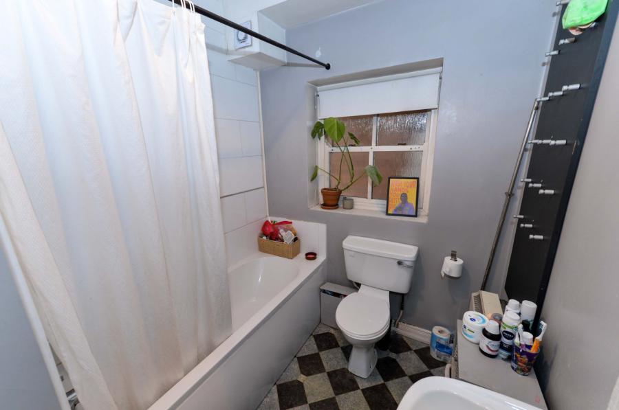 Apartment 17, 48 Rossmore Drive