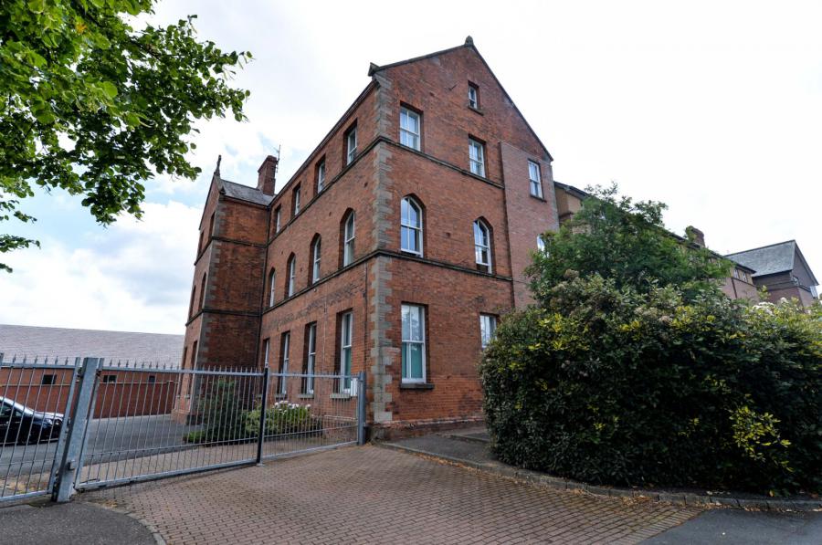 Apartment 17, 48 Rossmore Drive