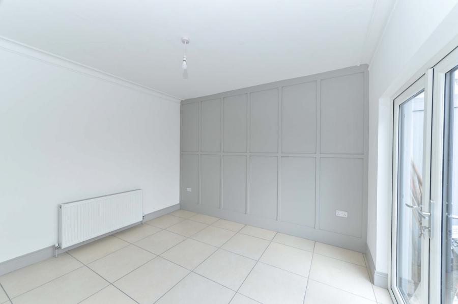 12 Kerrsland Drive