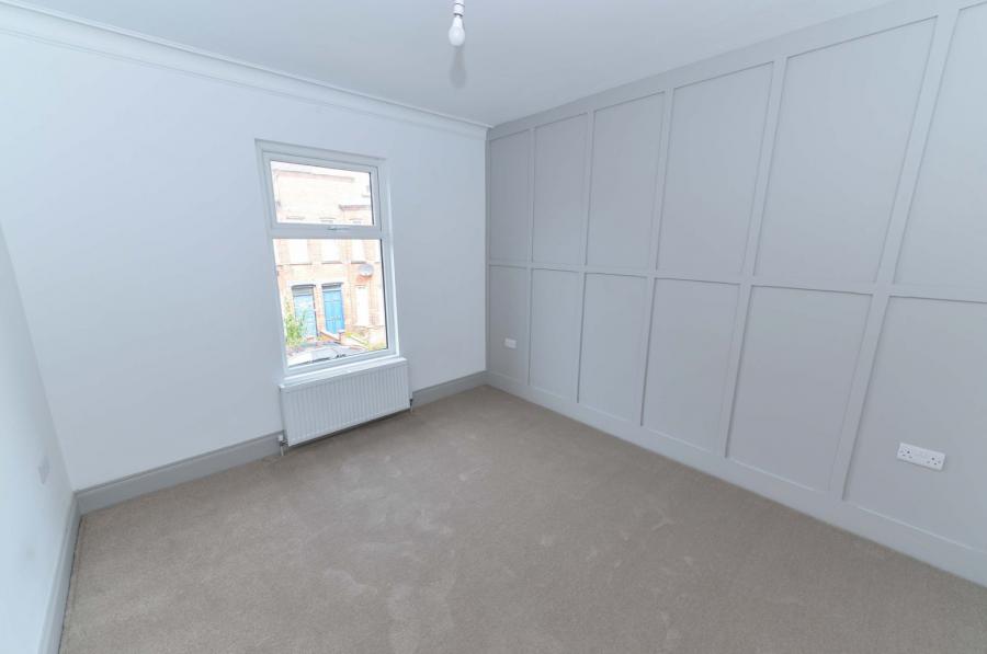 12 Kerrsland Drive