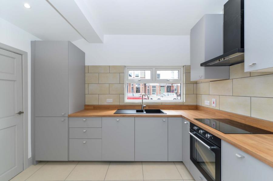 12 Kerrsland Drive