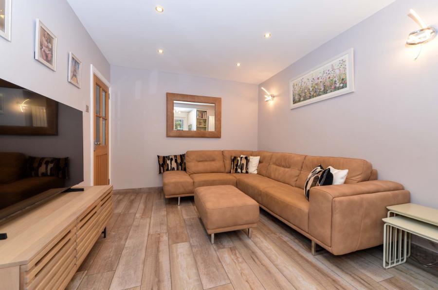 12 Orangefield Drive