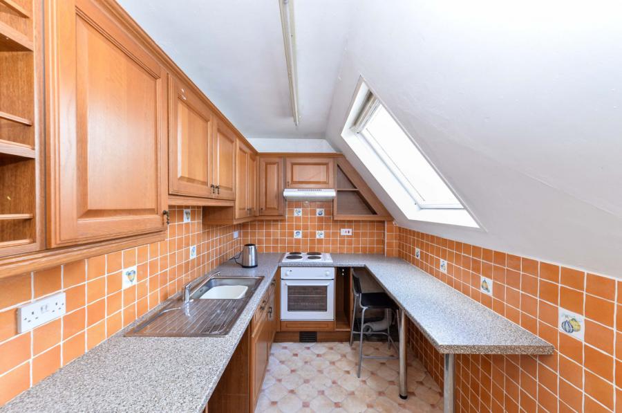 Flat 5, 1 Sandown Park