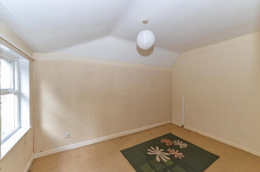 Flat 5, 1 Sandown Park