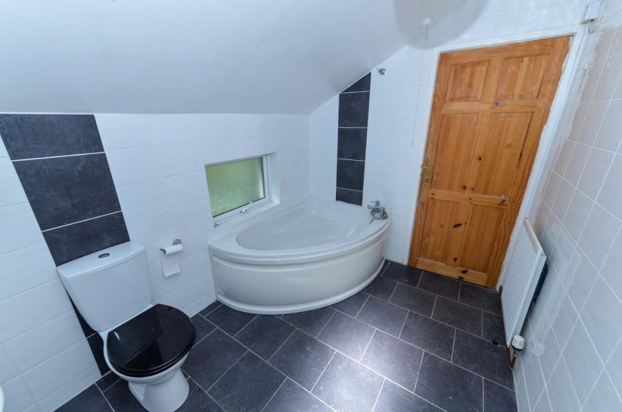 Flat 5, 1 Sandown Park