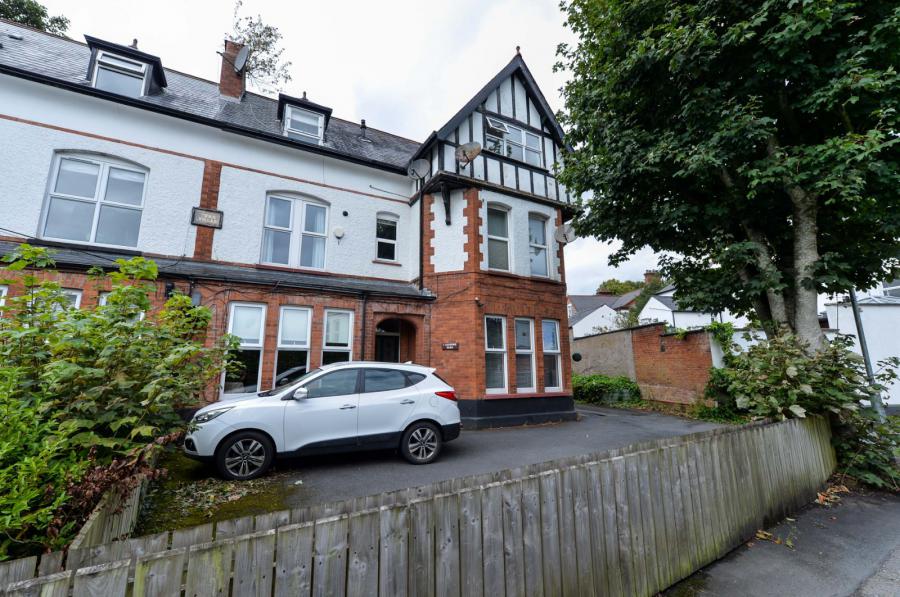 Flat 5, 1 Sandown Park