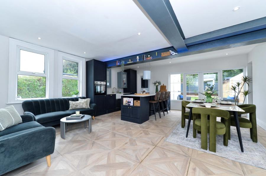 25 Kirkliston Drive