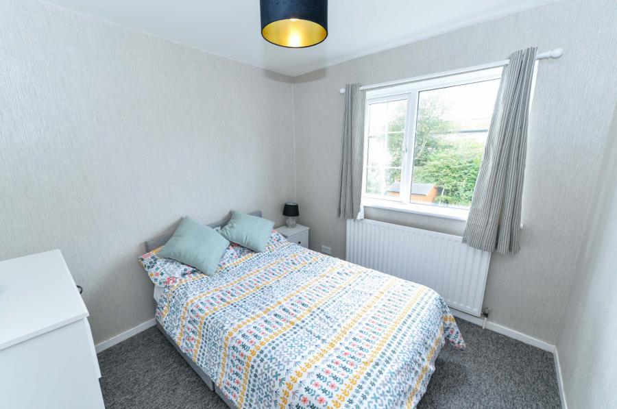 44 Thornhill Parade