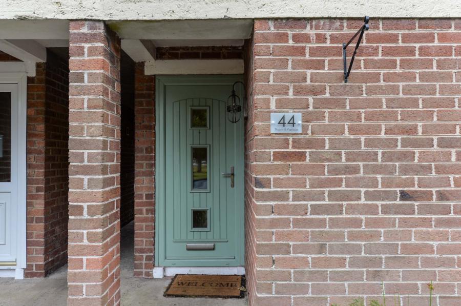44 Thornhill Parade