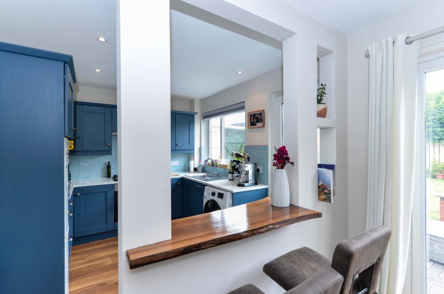 44 Thornhill Parade