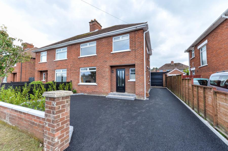 25 Moyne Park