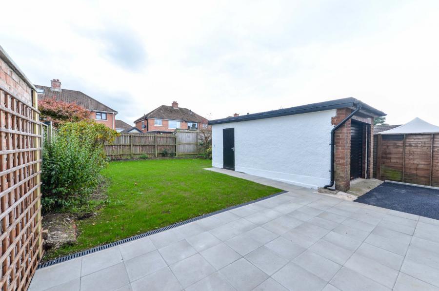 25 Moyne Park