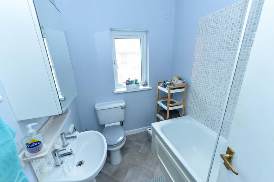 13 Parkgate Crescent 13 Parkgate Crescent
