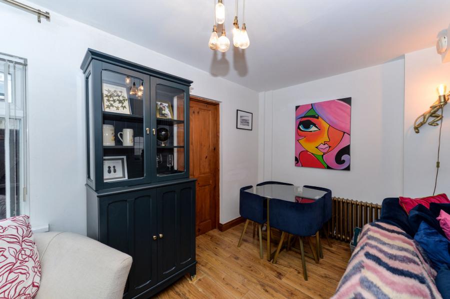 22 Parkgate Crescent