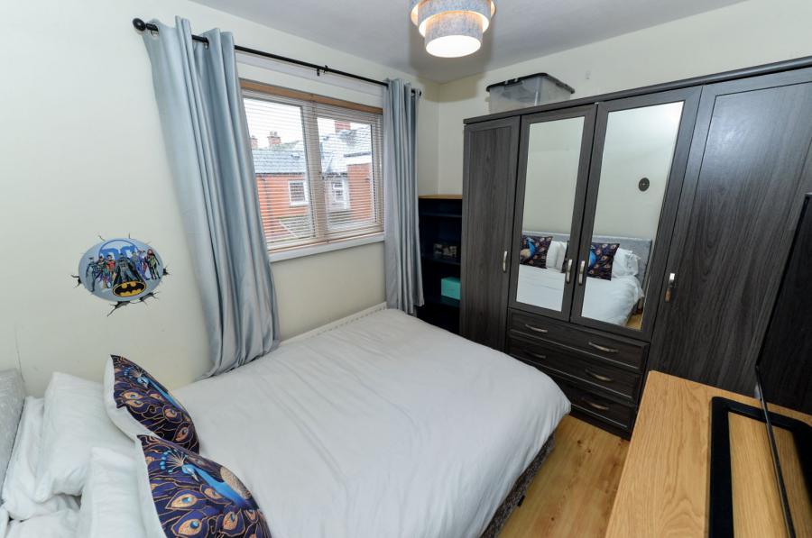 22 Parkgate Crescent