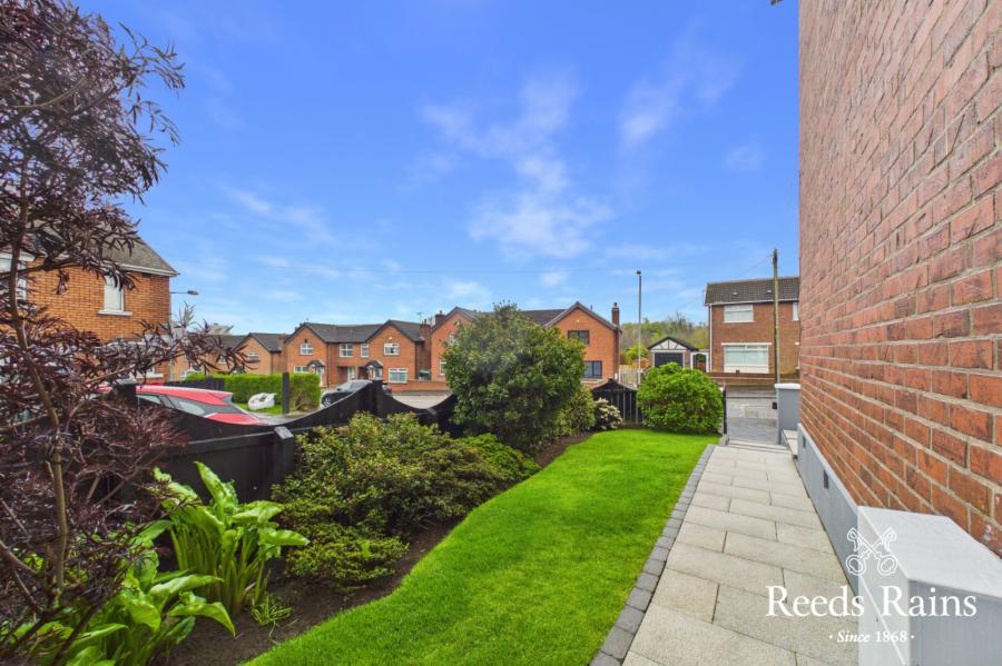 92 Dunraven Park