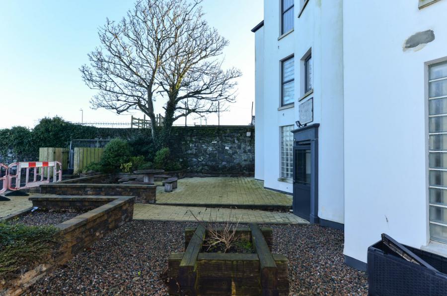 Apartment 4 Whitkirk House, 27 Main Street