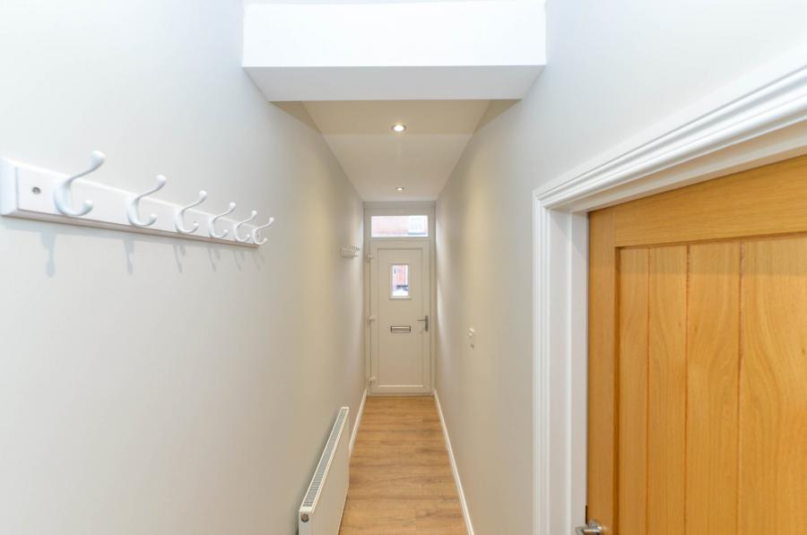 18 Hollycroft Avenue