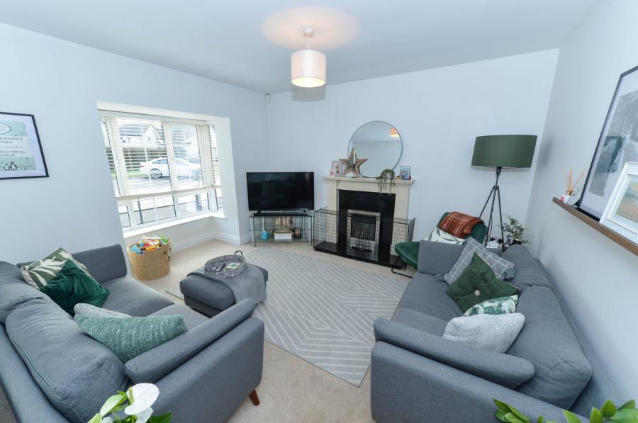 6 Millmount Village Square