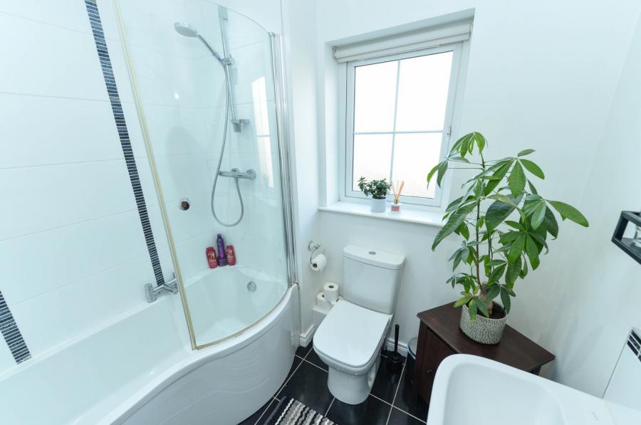 6 Millmount Village Square