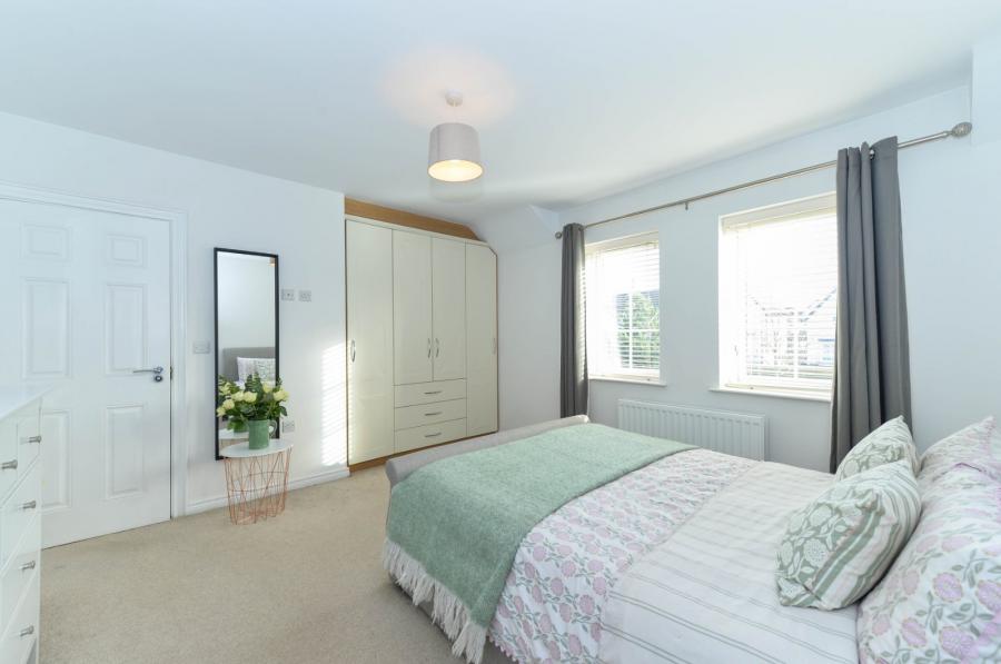 6 Millmount Village Square