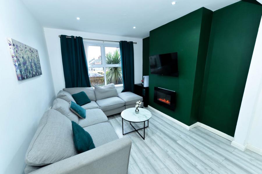 21 Connsbrook Avenue