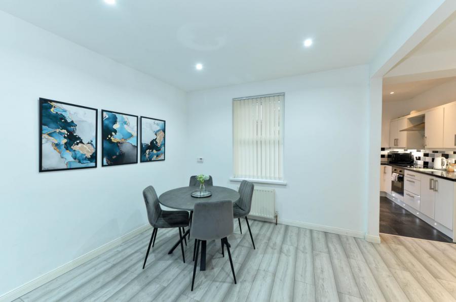 21 Connsbrook Avenue