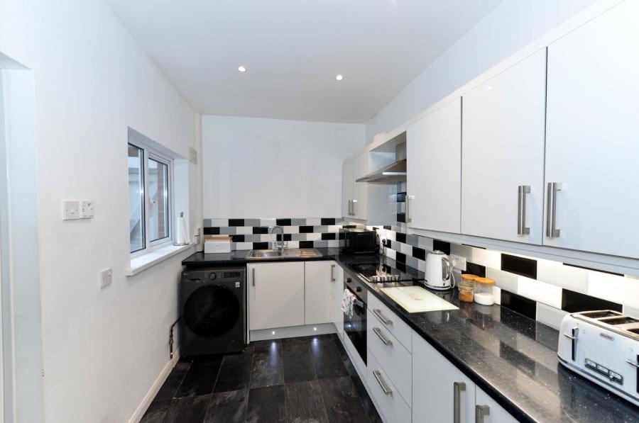 21 Connsbrook Avenue