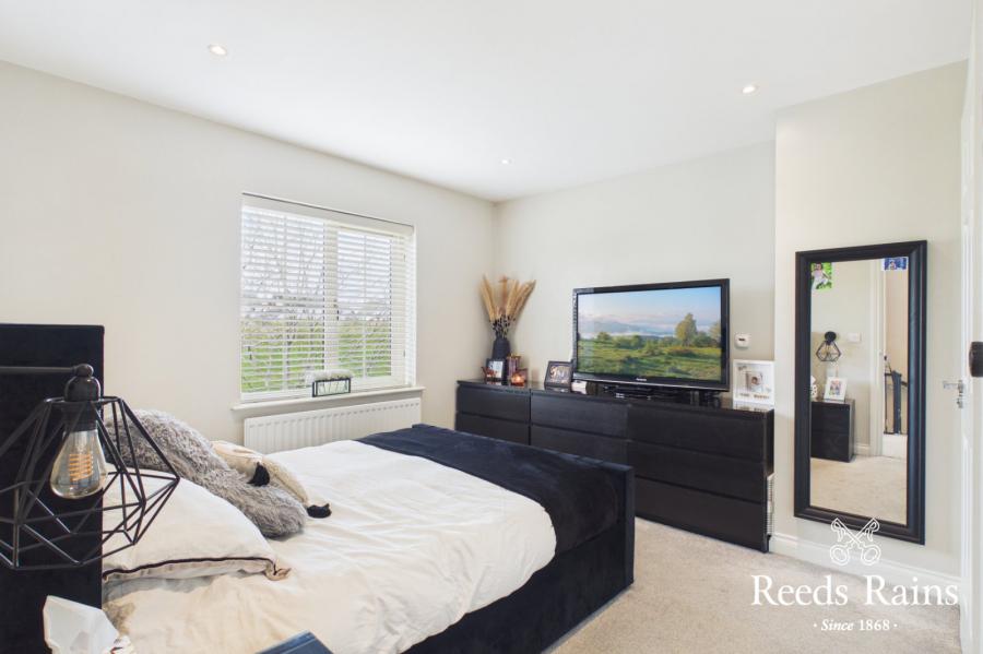 9 Coopers Mill Avenue