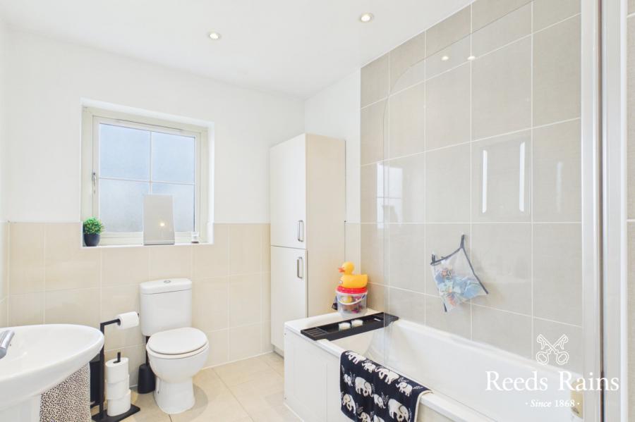 9 Coopers Mill Avenue