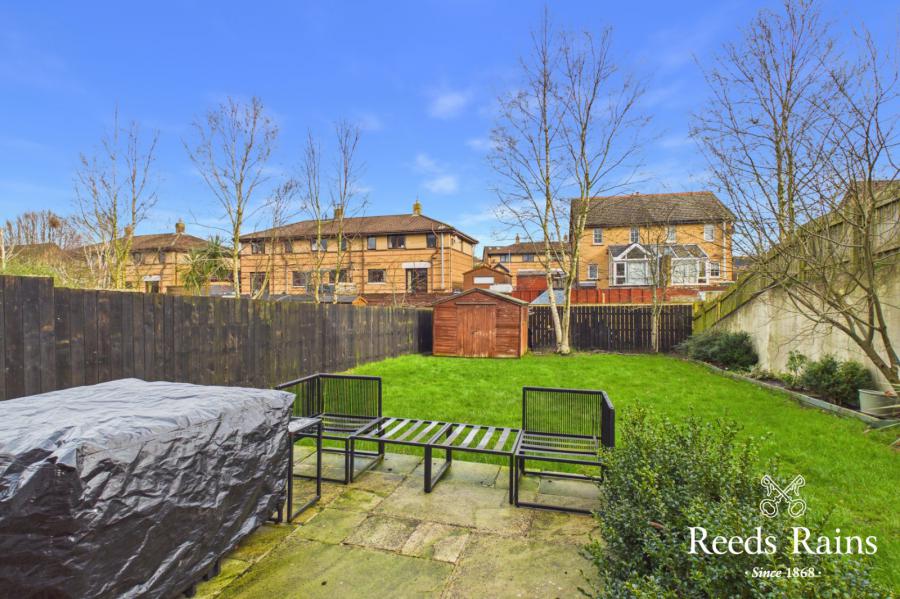 9 Coopers Mill Avenue