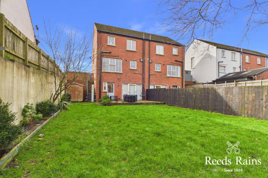 9 Coopers Mill Avenue