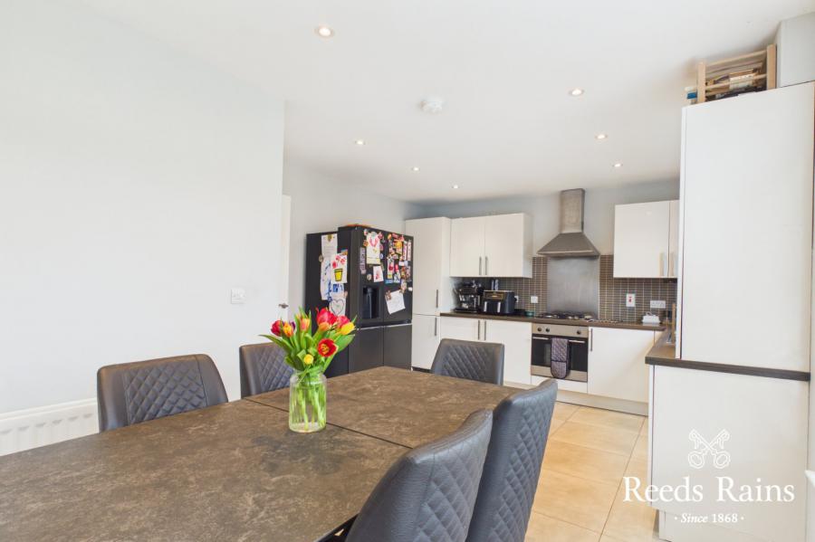 9 Coopers Mill Avenue