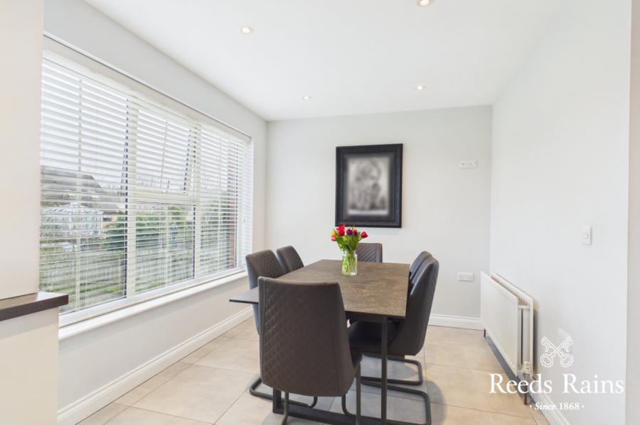 9 Coopers Mill Avenue